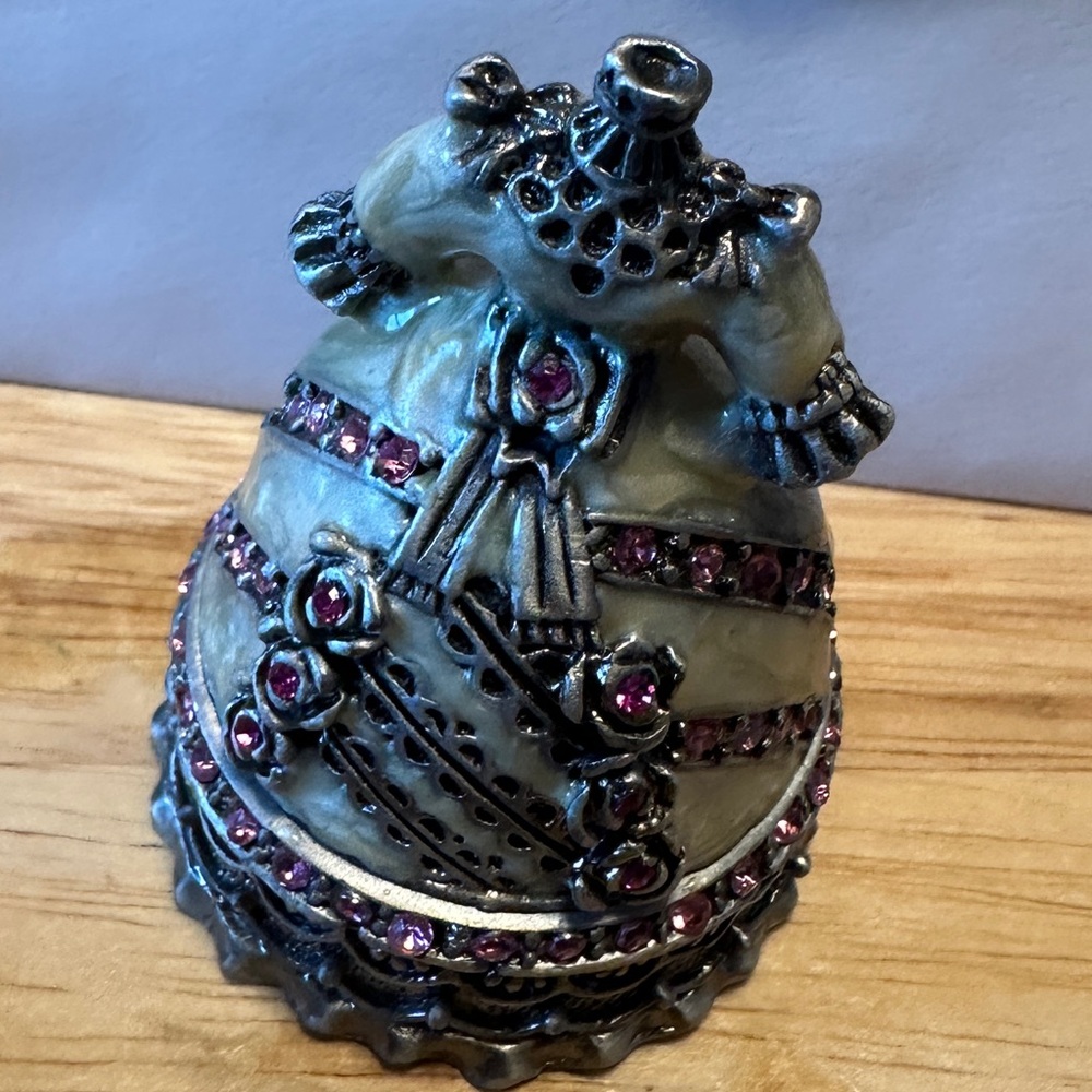 Dress Rhinestones Magnetic Closure Trinket Box